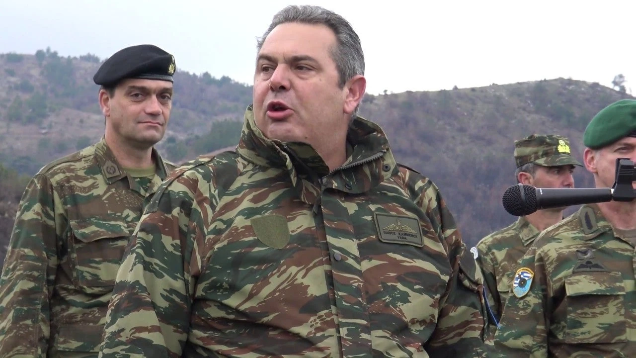 Απίστευτη δήλωση Καμμένου: «…Τέτοια θέματα λύνονται μετά από διαπραγμάτευση μεταξύ των Ένοπλων Δυνάμεων» – Από πότε διαπραγματεύονται οι Ένοπλες Δυνάμεις;